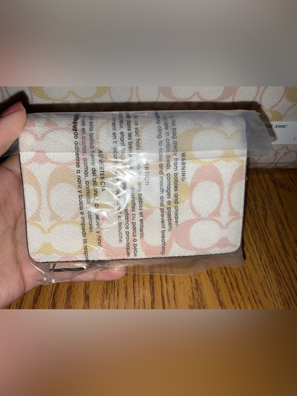 Coach Outlet Medium Corner Zip Wallet In Signature Canvas - Picture 3 of 10